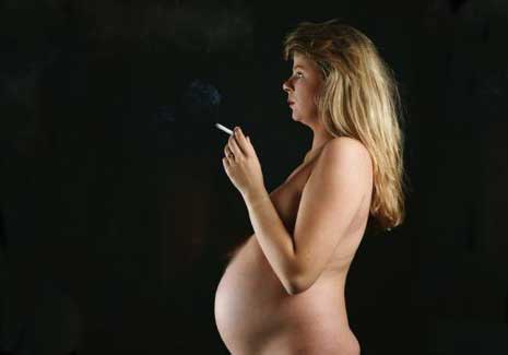 Inilah Alasan Mengapa Wanita Merokok